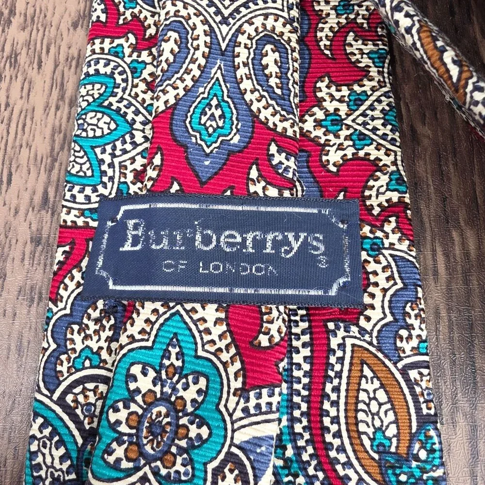 Burberrys of London VTG Tie Paisley Multicolor Silk Red Blue Old Money Designer